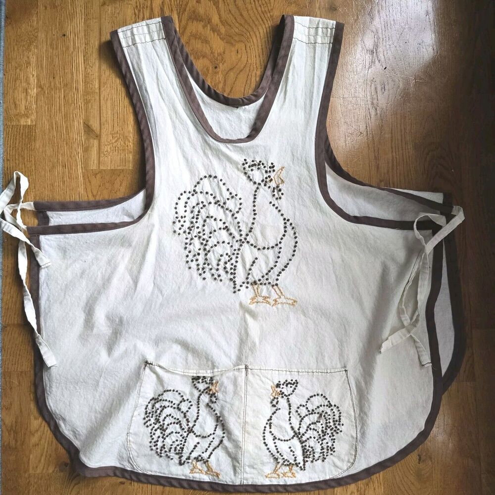 Vintage Embroidered Apron Cottagecore Chickens Needlework 2 Sided With Pockets